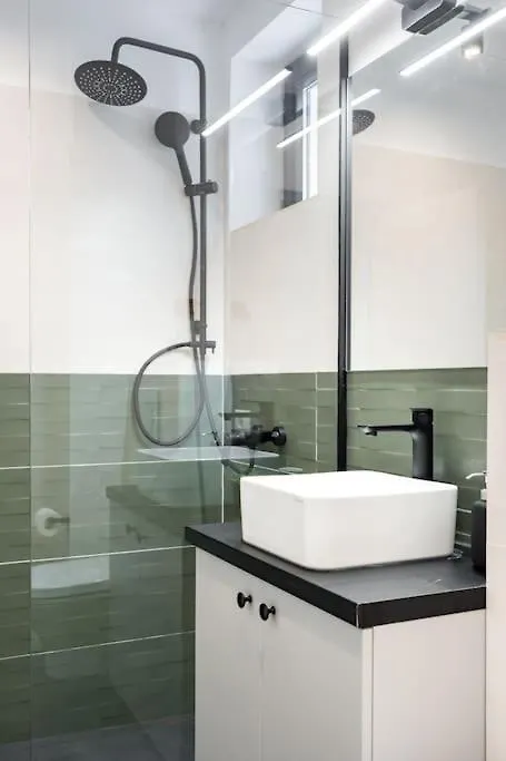 Apartment Sunny 4Br Flat - Top Location - Charming Balcony Bucharest