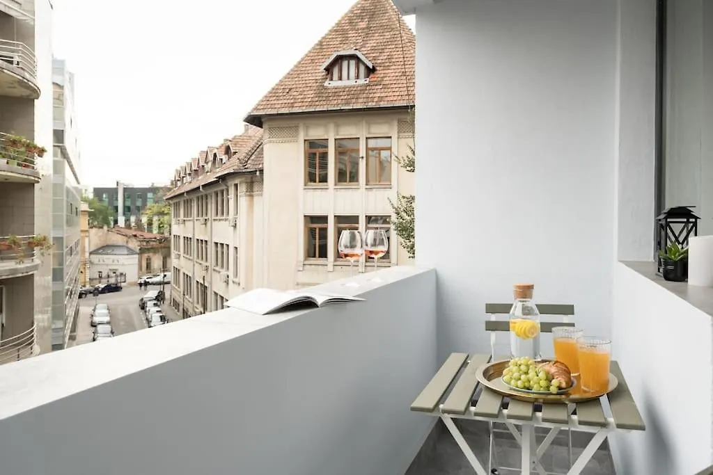 Sunny 4Br Flat - Top Location - Charming Balcony Bucharest Apartment