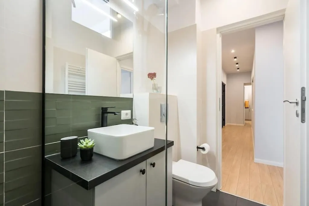 Sunny 4Br Flat - Top Location - Charming Balcony Bucharest