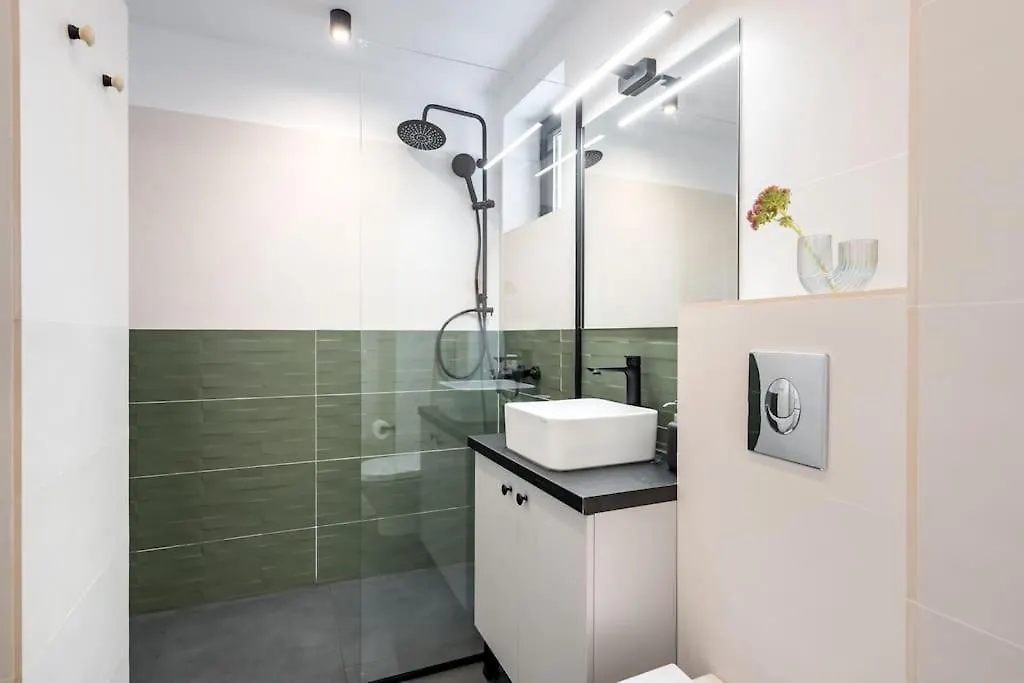 Sunny 4Br Flat - Top Location - Charming Balcony Bucharest Romania