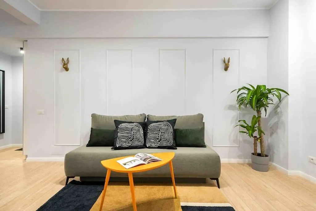 Sunny 4Br Flat - Top Location - Charming Balcony Bucharest