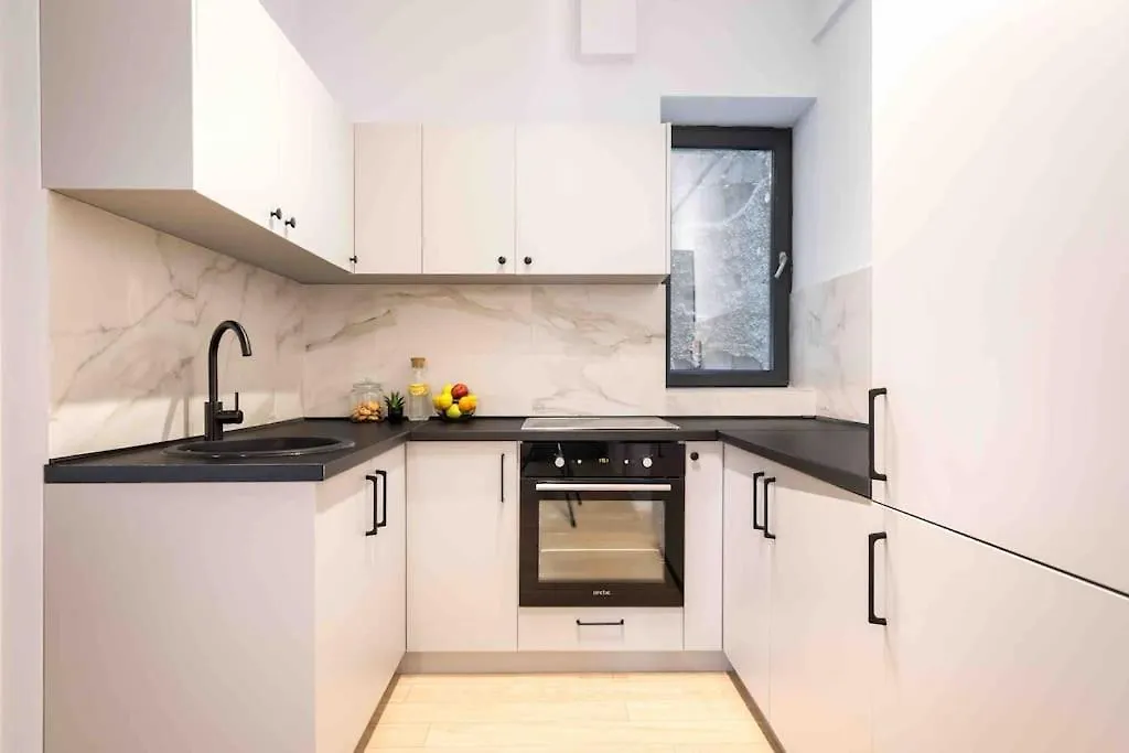 Sunny 4Br Flat - Top Location - Charming Balcony Bucharest Apartment
