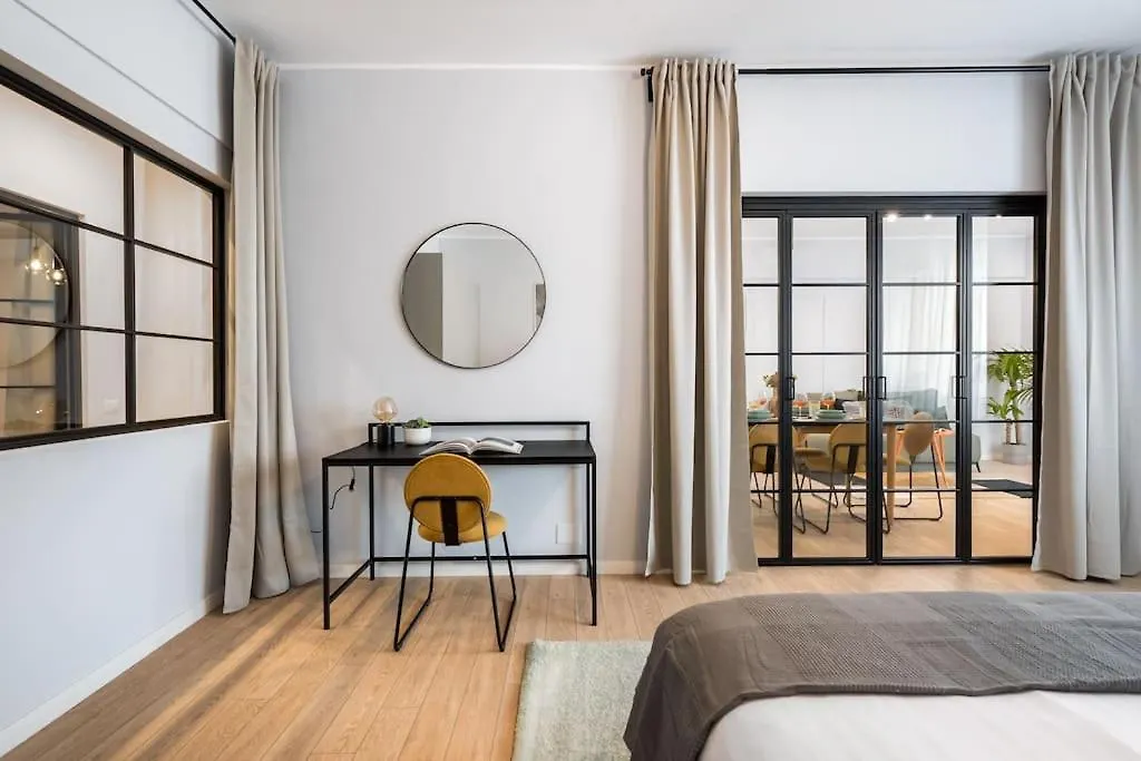 Sunny 4Br Flat - Top Location - Charming Balcony Bucharest