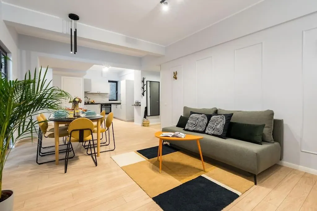 Sunny 4Br Flat - Top Location - Charming Balcony Bucharest Romania