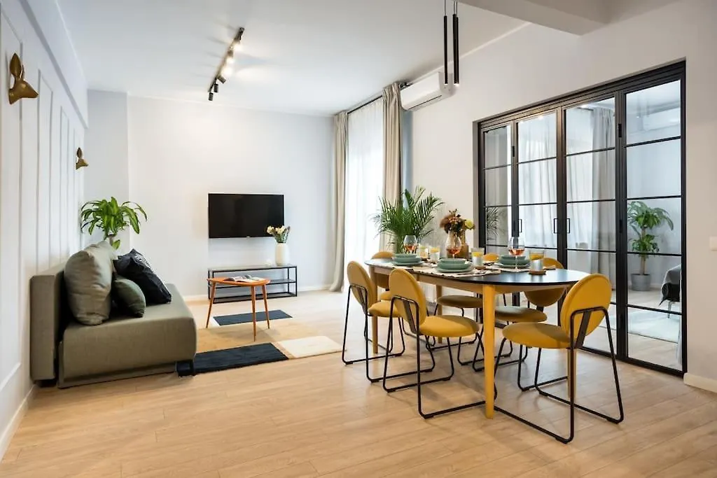 Sunny 4Br Flat - Top Location - Charming Balcony Bucharest
