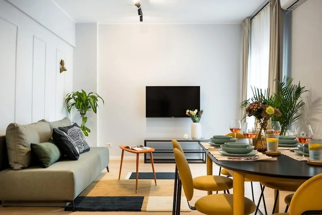 Sunny 4Br Flat - Top Location - Charming Balcony Bucharest Apartment