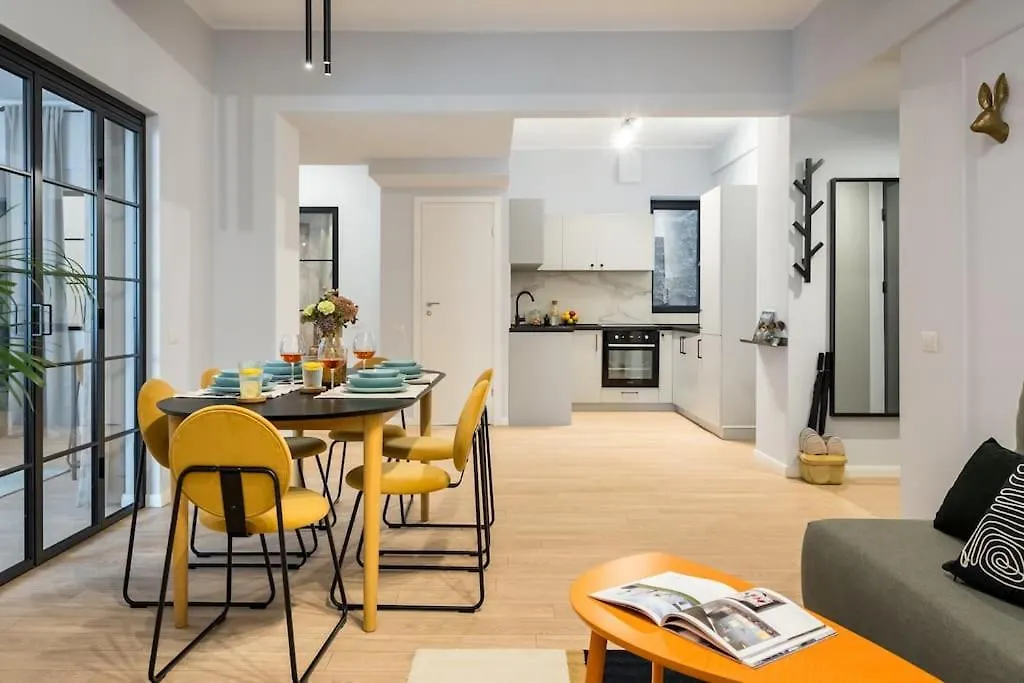 Apartment Sunny 4Br Flat - Top Location - Charming Balcony Bucharest Romania
