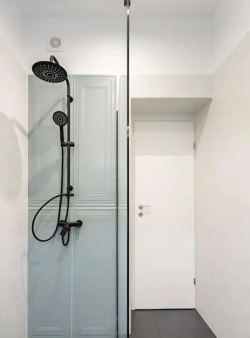 Apartment Sunny 4Br Flat - Top Location - Charming Balcony Bucharest Romania