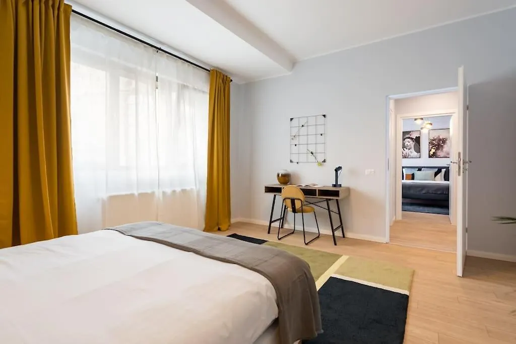 Sunny 4Br Flat - Top Location - Charming Balcony Bucharest