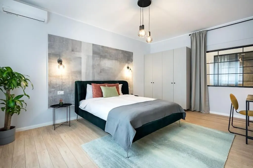 Sunny 4Br Flat - Top Location - Charming Balcony Bucharest