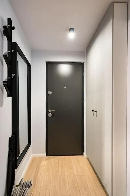 Sunny 4Br Flat - Top Location - Charming Balcony Бухарест 0*,  Румыния