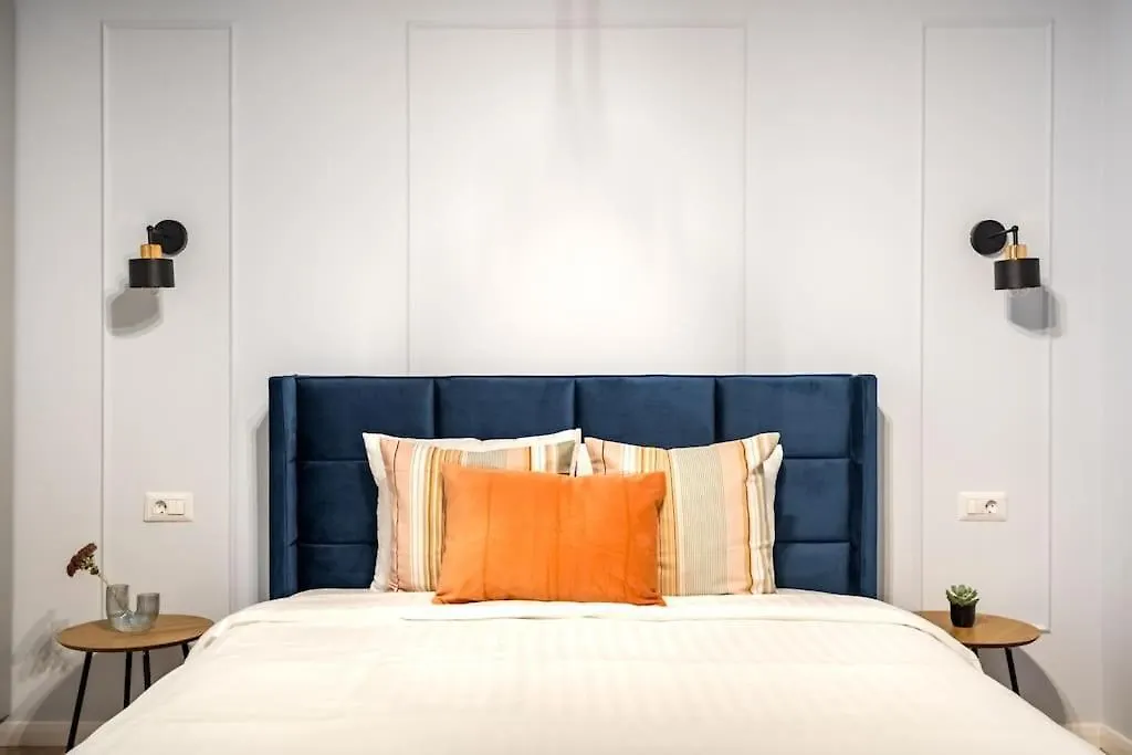 Апартаменты Sunny 4Br Flat - Top Location - Charming Balcony Бухарест Румыния